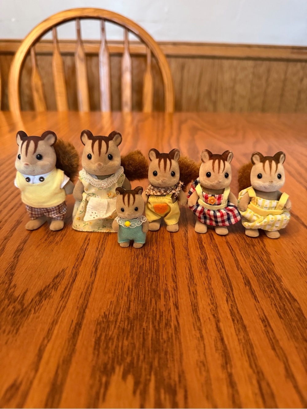 Sylvanian Families Squirrel Walnut Family Calico Critters Figures Lot of 6